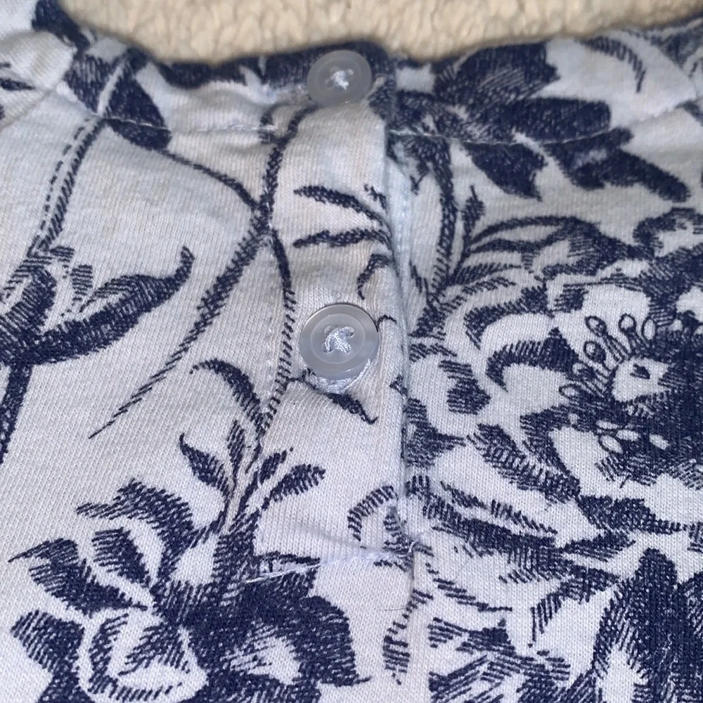 GAP Blue Floral Short Sleeve Top 3 EUC
